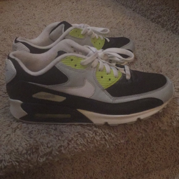 Nike Air Max worn 2 or3 times great condition !! - Picture 1 of 5